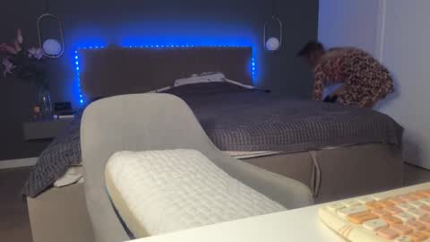 Snapshot of kristy_saint chatting on 14, 10, 2025 Kristi online show from 14, 10, 2025