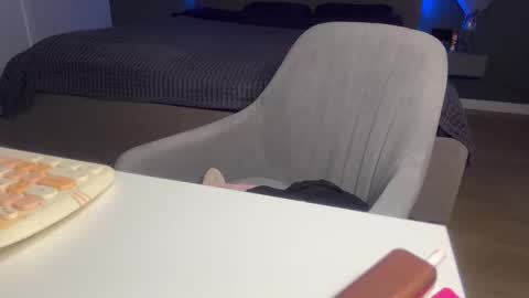 Snapshot of kristy_saint chatting on 27, 10, 2025 Kristi online show from 27, 10, 2025