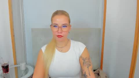 KristyFlowers online show from 4, 3, 2025