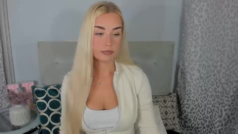 Snapshot of kristyflowers chatting on 5, 5, 2026 KristyFlowers online show from 5, 5, 2026