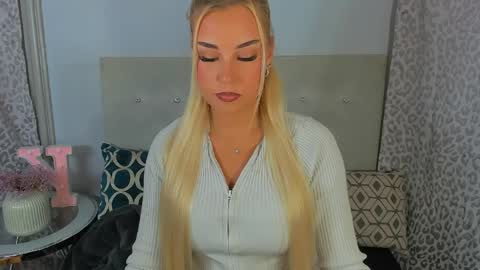 Snapshot of kristyflowers chatting on 7, 6, 2026 KristyFlowers online show from 7, 6, 2026