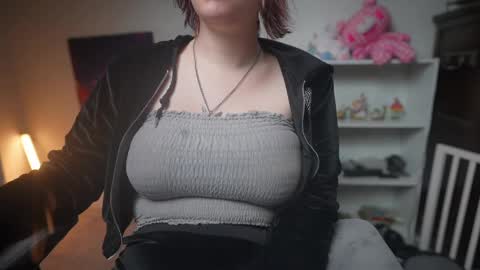 Snapshot of krystalsyxx chatting on 2, 3, 2025 Krystal Syx online show from 2, 3, 2025