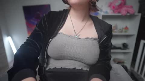 Snapshot of krystalsyxx chatting on 12, 3, 2025 Krystal Syx online show from 12, 3, 2025