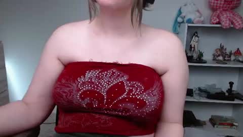 Snapshot of krystalsyxx chatting on 2, 7, 2026 Krystal Syx online show from 2, 7, 2026