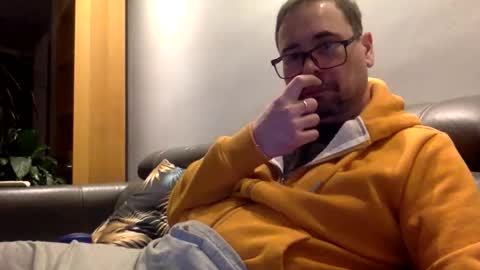 krzysztof1977 online show from 3, 2, 2026