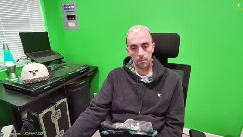 kuruptxxx online show from 19, 1, 2025