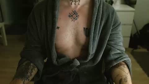 Snapshot of kyle_tattoo chatting on 8, 8, 2026 kyle online show from 8, 8, 2026