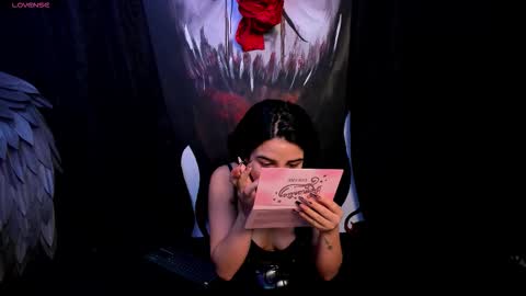 submissive demon Please help me to reach 500 thumbs up online show from 8, 9, 2025