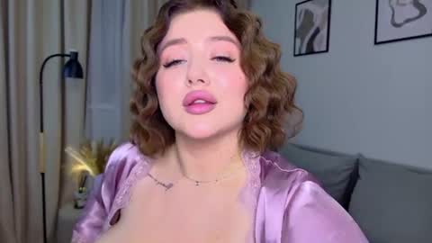 Snapshot of kylie_lips chatting on 2, 7, 2026 Kylie Lips online show from 2, 7, 2026