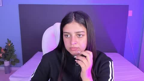 Snapshot of kylie_reyes chatting on 13, 1, 2025 Kylie Reyes online show from 13, 1, 2025