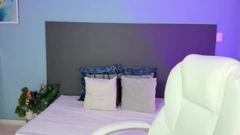 Snapshot of kylie_reyes chatting on 4, 2, 2025 Kylie Reyes online show from 4, 2, 2025