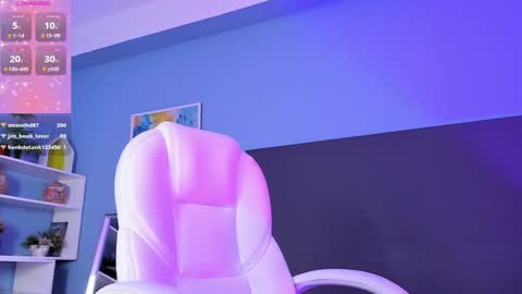 Snapshot of kylie_reyes chatting on 4, 3, 2025 Kylie Reyes online show from 4, 3, 2025