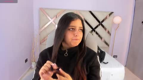 Snapshot of kylie_reyes chatting on 1, 12, 2025 Kylie Reyes online show from 1, 12, 2025