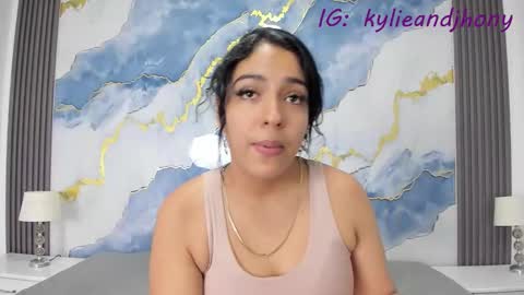 Snapshot of kylieandjhonny chatting on 1, 10, 2025 Kaylie And Jhony online show from 1, 10, 2025
