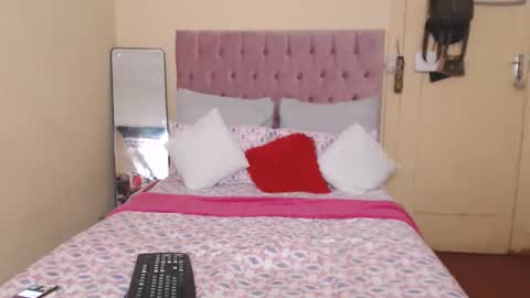 Snapshot of kyliebbc chatting on 29, 11, 2025 kyliebbc online show from 29, 11, 2025