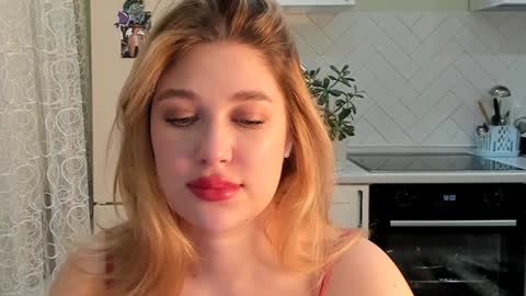 Snapshot of kylieblond chatting on 15, 12, 2024 Din online show from 15, 12, 2024