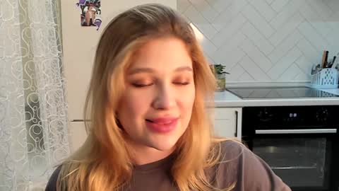 Snapshot of kylieblond chatting on 23, 12, 2024 Din online show from 23, 12, 2024