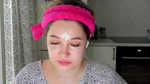 Snapshot of kylieblond chatting on 17, 1, 2025 Din online show from 17, 1, 2025