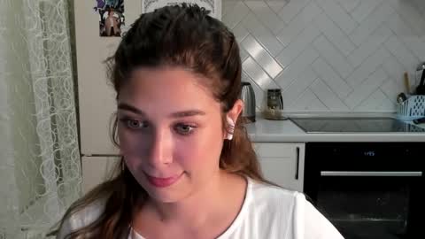 Snapshot of kylieblond chatting on 13, 10, 2025 Din online show from 13, 10, 2025