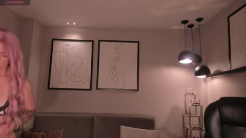 Kylie Jenkins online show from 22, 12, 2025