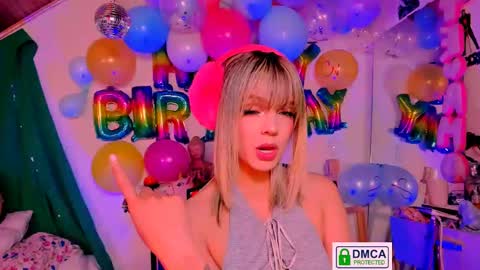   online show from 19, 11, 2025