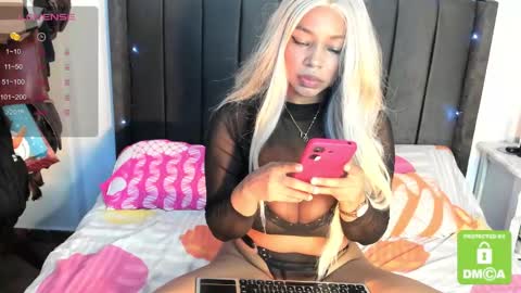 Snapshot of kyliewhiteboobs chatting on 10, 2, 2025 kylie white boobs online show from 10, 2, 2025