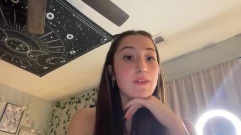 Snapshot of kyliiii chatting on 16, 5, 2026 kyliiii online show from 16, 5, 2026
