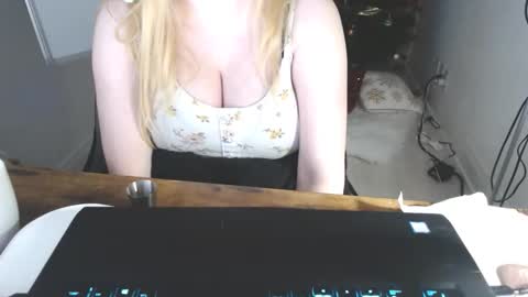 Snapshot of kymchi chatting on 12, 3, 2026 Check Out My NSFW OnlyFans Link On Bio online show from 12, 3, 2026