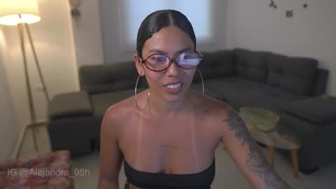 schedule 300 pm - 1100pm colombia time online show from 17, 9, 2025