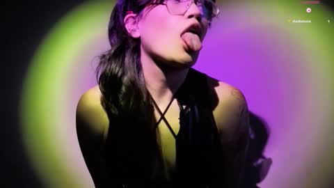 Snapshot of la_briela chatting on 25, 2, 2026 Help me reach 50 likes online show from 25, 2, 2026