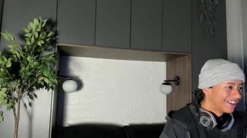 labrinthteasing online show from 9, 10, 2025