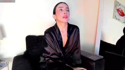 lace_victoria online show from 10, 4, 2026