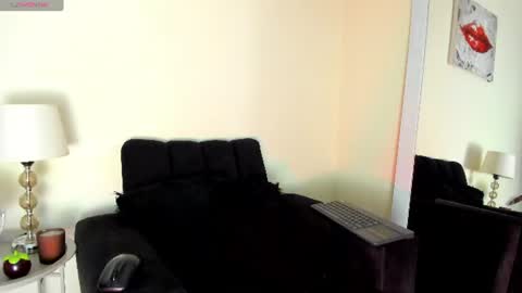 Snapshot of lace_victoria chatting on 4, 7, 2026 lace_victoria online show from 4, 7, 2026