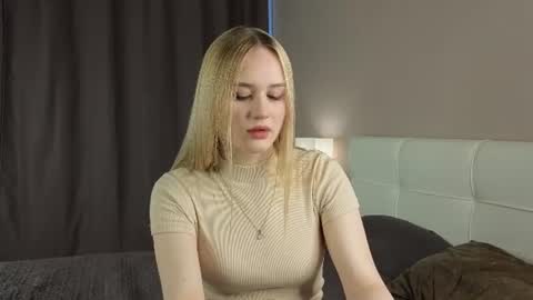 Snapshot of lachelleellwanger chatting on 29, 6, 2026 Kate online show from 29, 6, 2026