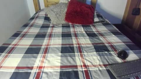 Akyra  online show from 22, 10, 2025