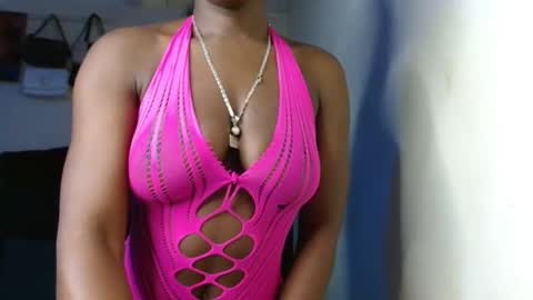 Snapshot of ladasha_montaz chatting on 18, 11, 2025 ladasha online show from 18, 11, 2025