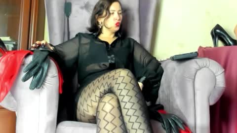 Snapshot of lady__leather chatting on 18, 11, 2025 GoddessLeather online show from 18, 11, 2025