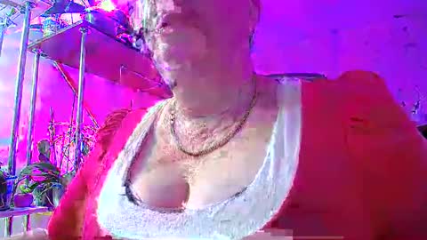 Lady Gloria online show from 6, 1, 2025