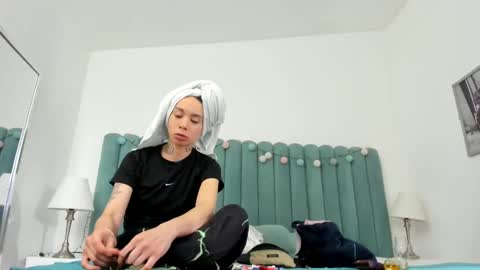 Lady godss online show from 13, 1, 2025