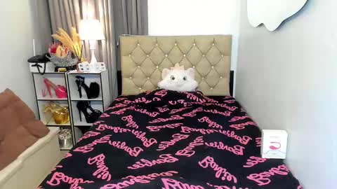 lady_moriseth online show from 19, 1, 2025