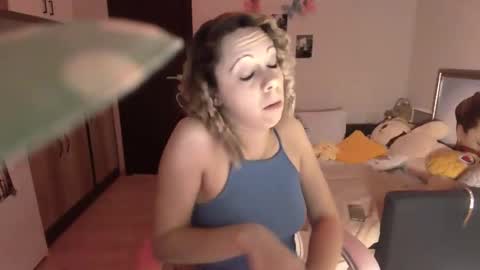 Snapshot of lady_smile69 chatting on 13, 12, 2024 lady_smile69 online show from 13, 12, 2024