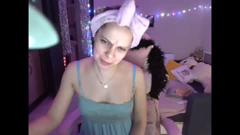 Snapshot of lady_smile69 chatting on 27, 12, 2024 lady_smile69 online show from 27, 12, 2024