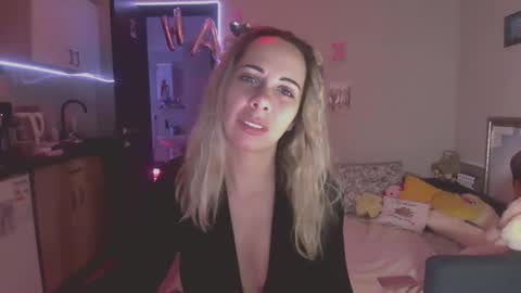 Snapshot of lady_smile69 chatting on 2, 10, 2025 lady_smile69 online show from 2, 10, 2025