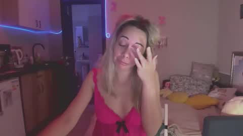 Snapshot of lady_smile69 chatting on 7, 10, 2025 lady_smile69 online show from 7, 10, 2025