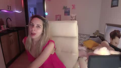 Snapshot of lady_smile69 chatting on 31, 10, 2025 lady_smile69 online show from 31, 10, 2025