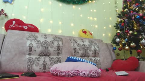 Sima Ladybigsmile online show from 4, 1, 2025