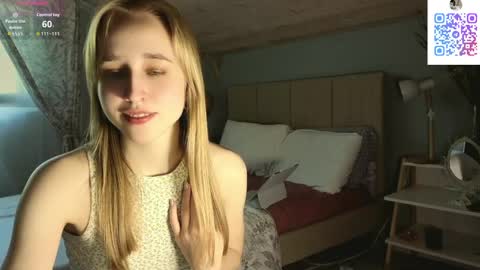 Snapshot of ladyevee chatting on 8, 6, 2026 MiaPvt open online show from 8, 6, 2026