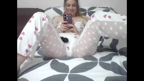 LadyMellns online show from 17, 10, 2025