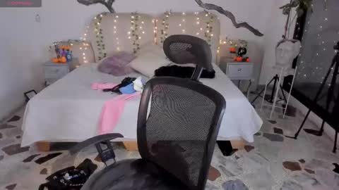 Snapshot of ladysweetts chatting on 28, 10, 2025 Lady online show from 28, 10, 2025