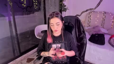 Snapshot of ladysweetts chatting on 11, 11, 2025 Lady online show from 11, 11, 2025